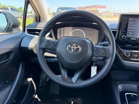 Used 2022 Toyota Corolla LE FWD image 8