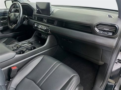 Certified 2023 Honda Pilot TrailSport image 36