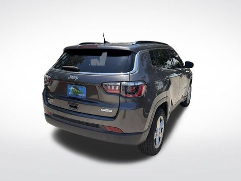 Used 2023 Jeep Compass Latitude w/ Convenience Group AWD/4WD image 5