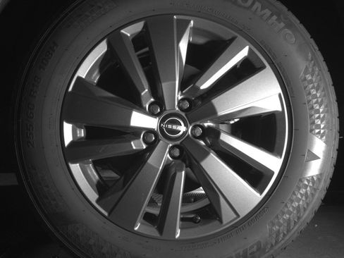 Used 2025 Nissan Pathfinder SV AWD/4WD image 14