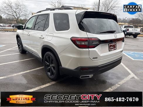 Used 2025 Honda Pilot Black Edition image 5