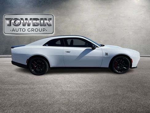 Used 2024 Dodge Charger Daytona Scat Pack w/ Plus Group AWD/4WD image 3