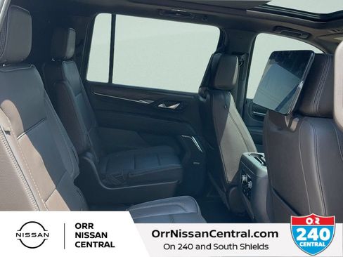 Used 2023 GMC Yukon XL Denali AWD/4WD image 12