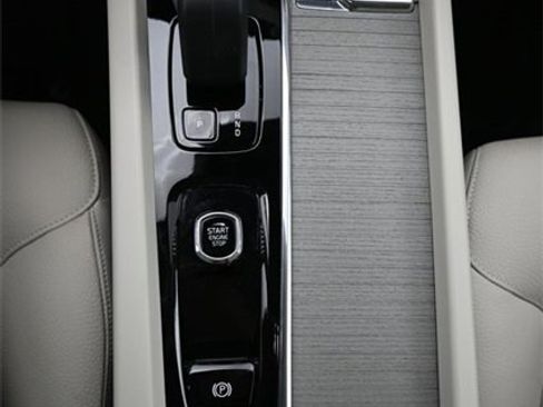 Used 2024 Volvo XC60 T8 Plus w/ Protection Package Premier image 11