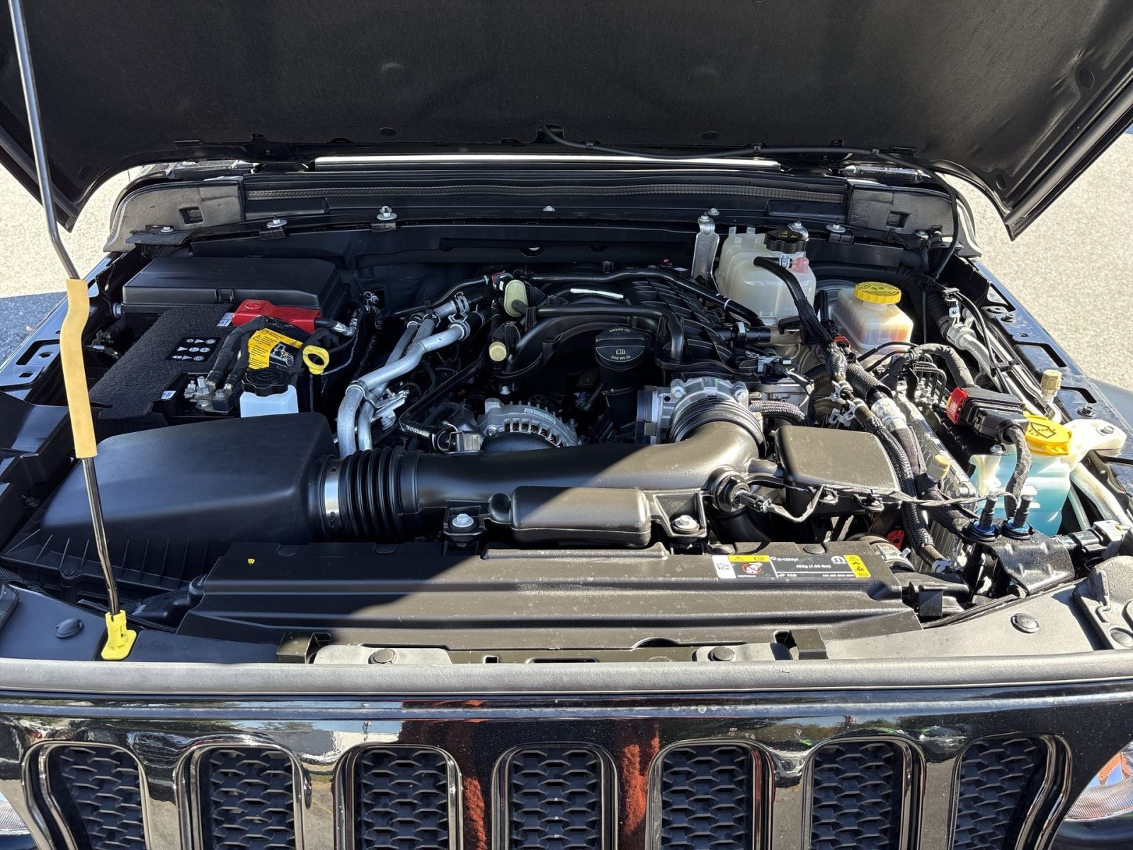 Used 2023 Jeep Wrangler Unlimited Sport AWD/4WD image 25