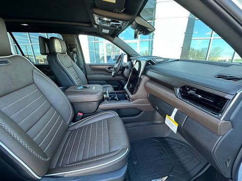 New 2026 GMC Yukon XL Denali Ultimate w/ LPO, Floor Liner Package AWD/4WD image 32