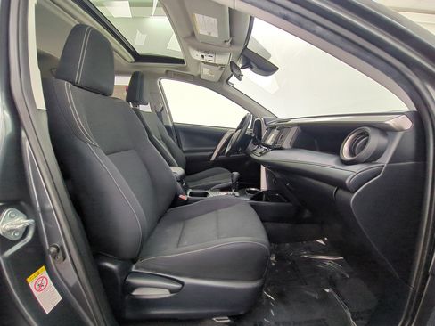 Used 2018 Toyota RAV4 XLE w/ Convenience Package AWD/4WD image 25