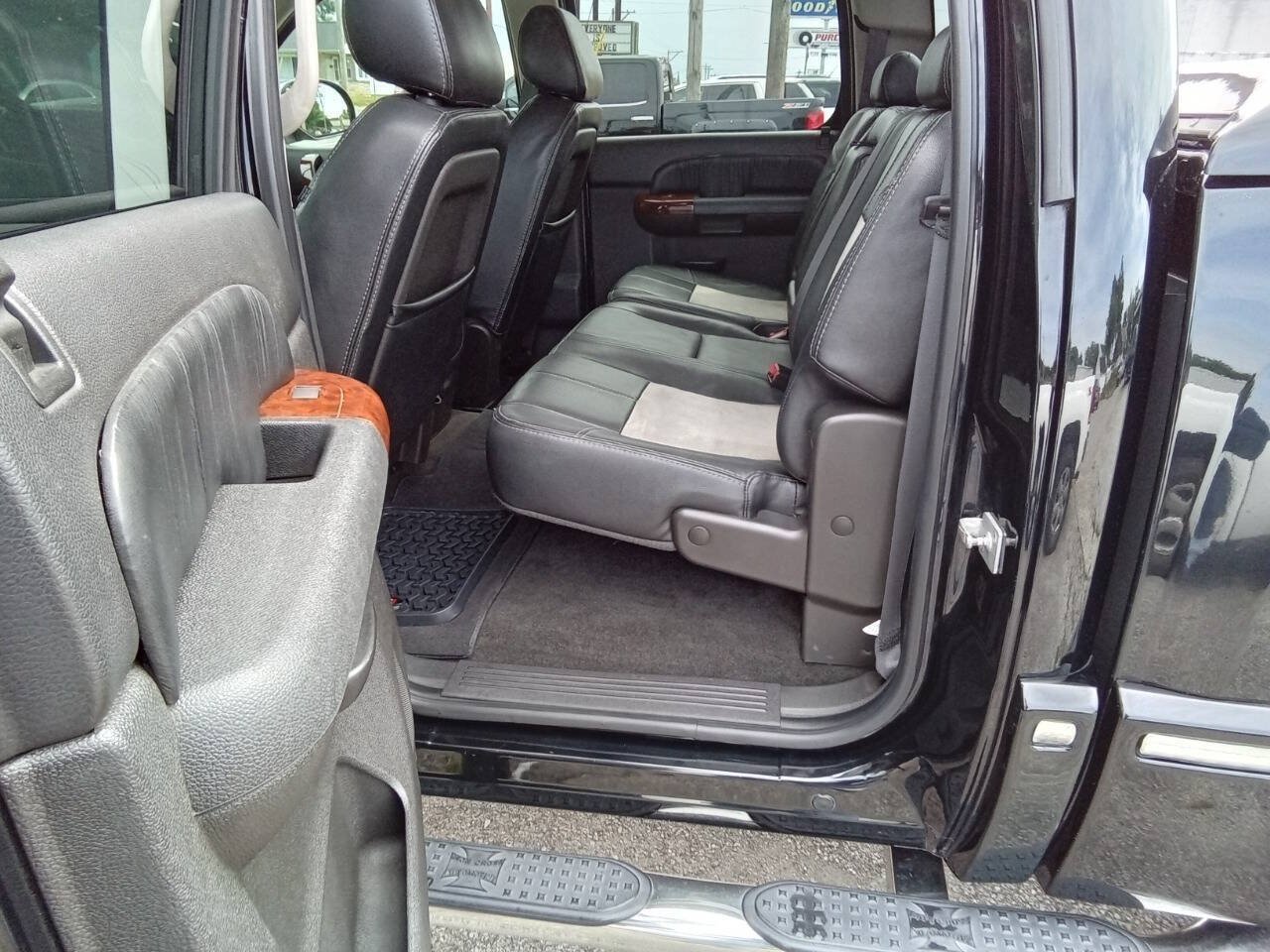 Used 2011 Chevrolet Silverado 1500 LT w/ Max Trailering Pack AWD/4WD image 9