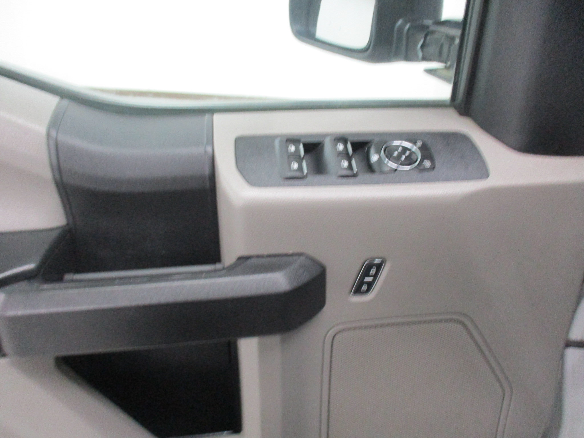 Used 2017 Ford F250 XL w/ Power Equipment Group AWD/4WD image 21