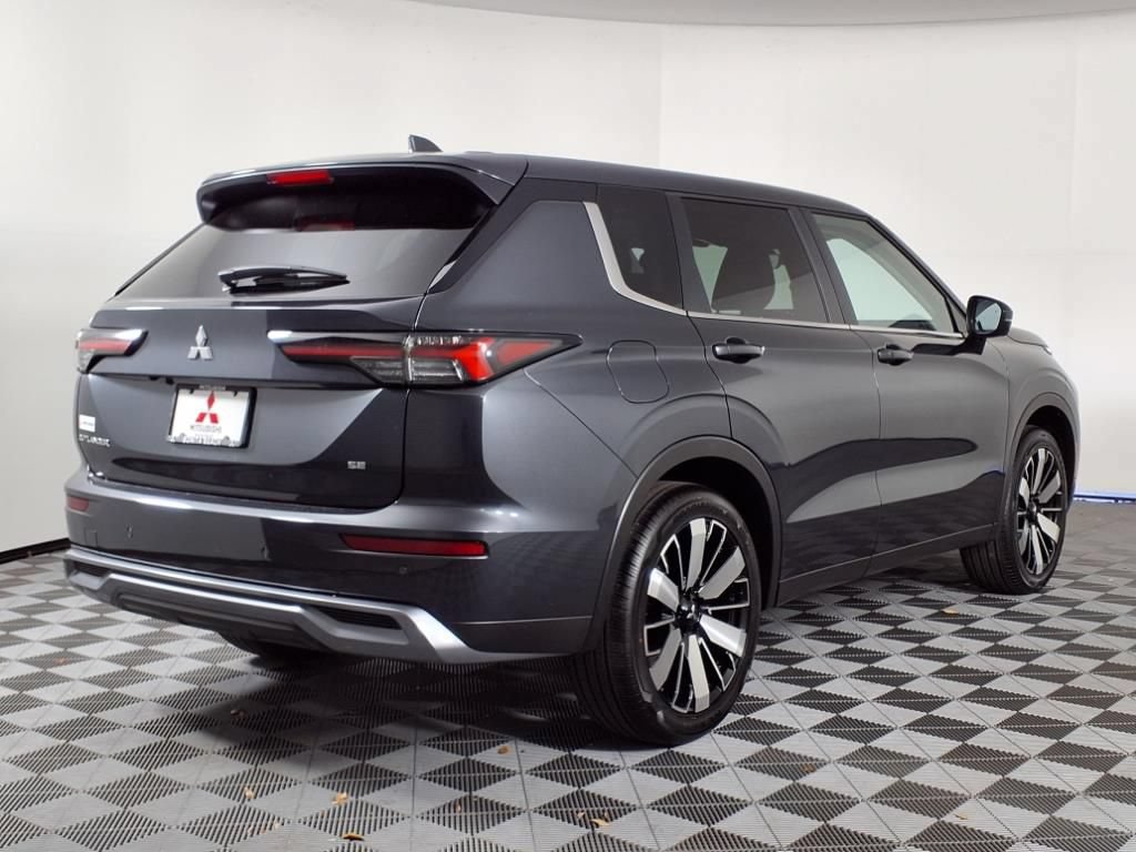 Used 2025 Mitsubishi Outlander SE FWD image 26