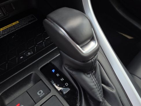 Used 2020 Toyota RAV4 XSE AWD/4WD image 31