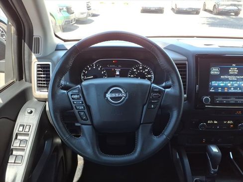 Used 2022 Nissan Frontier SV w/ Technology Package image 19