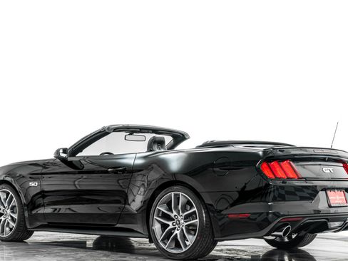 Used 2017 Ford Mustang GT Premium image 31