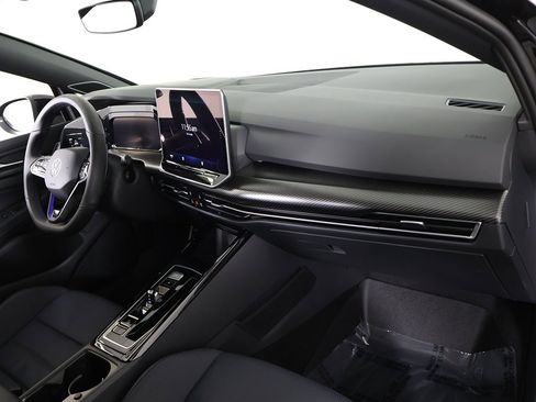 Used 2025 Volkswagen Golf R Black Edition image 32