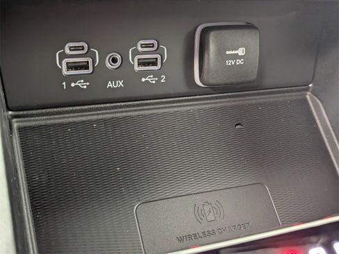 New 2025 Jeep Grand Cherokee Altitude image 22