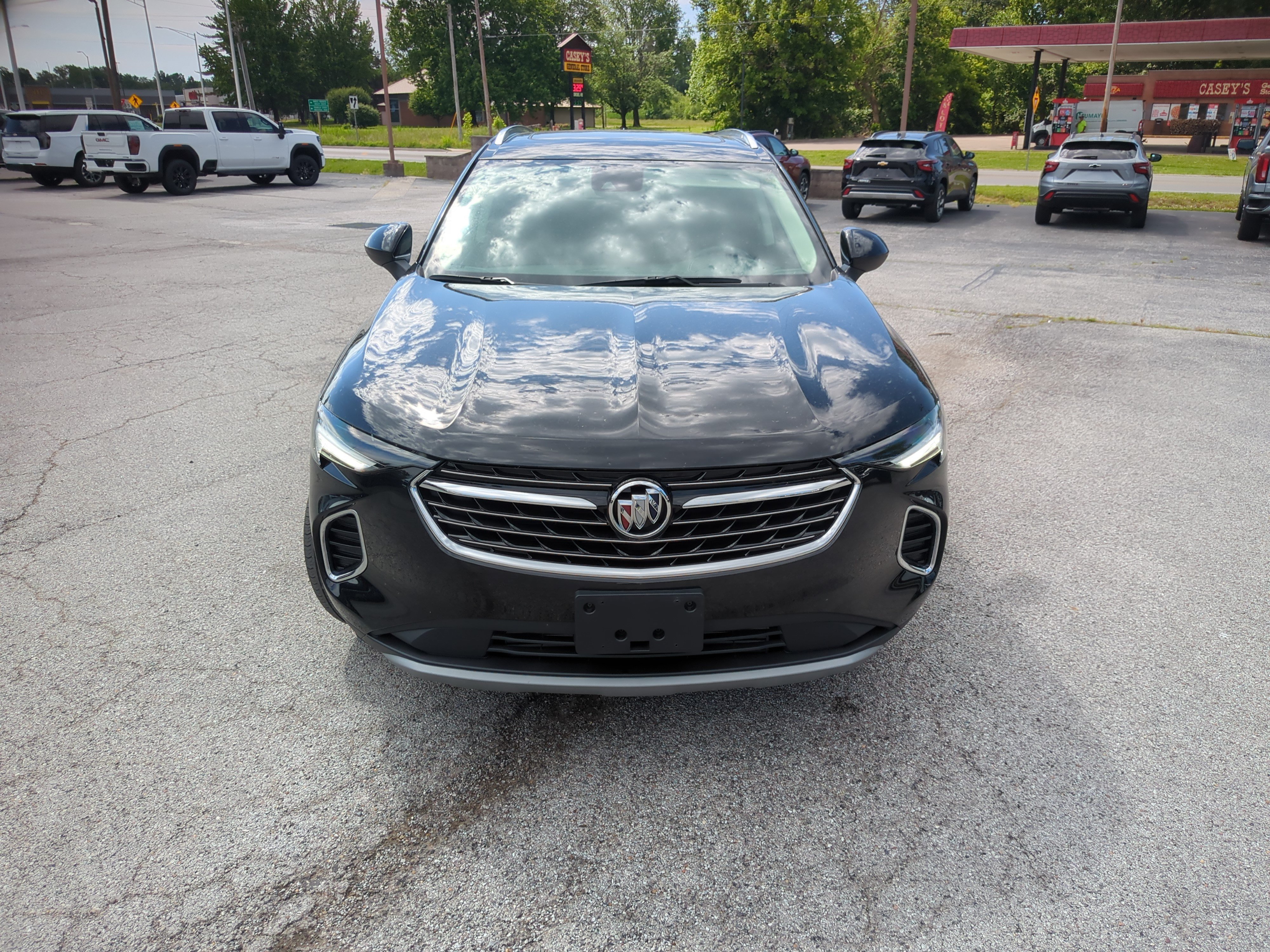 Used 2022 Buick Envision Essence w/ Safety Package FWD image 2