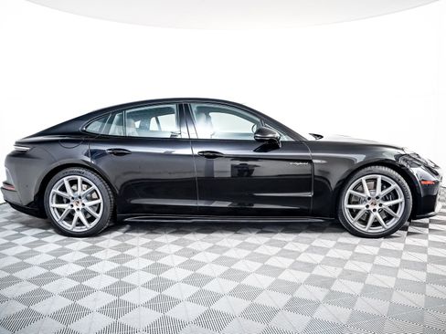 Certified 2025 Porsche Panamera 4S w/ Premium Package image 9