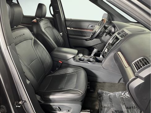 Used 2018 Ford Explorer Platinum AWD/4WD image 16