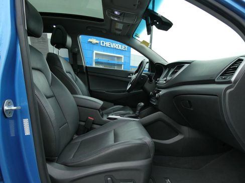 Used 2016 Hyundai Tucson Limited w/ Option Group 03 FWD image 13