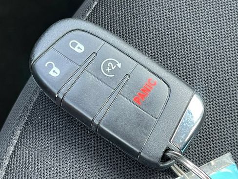 Used 2022 Jeep Renegade Trailhawk AWD/4WD image 31