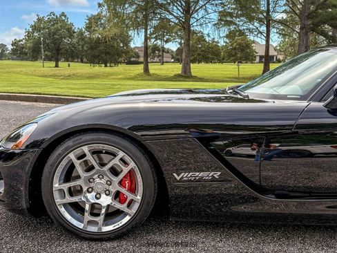 Used 2006 Dodge Viper SRT-10 RWD image 4