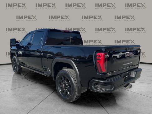Used 2024 GMC Sierra 2500 AT4 w/ AT4 Premium Plus Package image 3