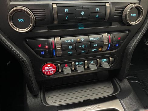 Used 2016 Ford Mustang Shelby GT350 w/ Technology Package image 32