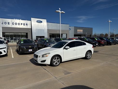 Used 2012 Volvo S60 T5 image 2