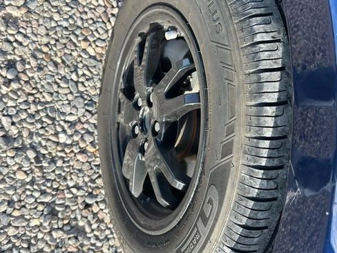 Used 2015 Toyota Prius Three image 39