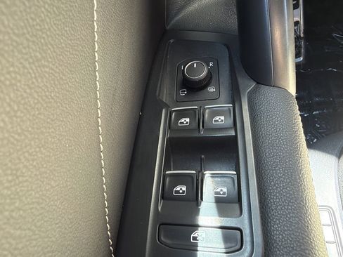 Used 2022 Volkswagen Tiguan SEL R-Line AWD/4WD image 30