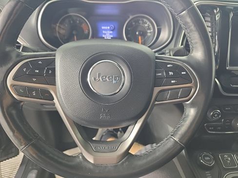 Used 2019 Jeep Cherokee Limited AWD/4WD image 27