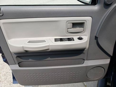 Used 2007 Dodge Dakota SLT w/ Popular Equipment Group RWD image 11