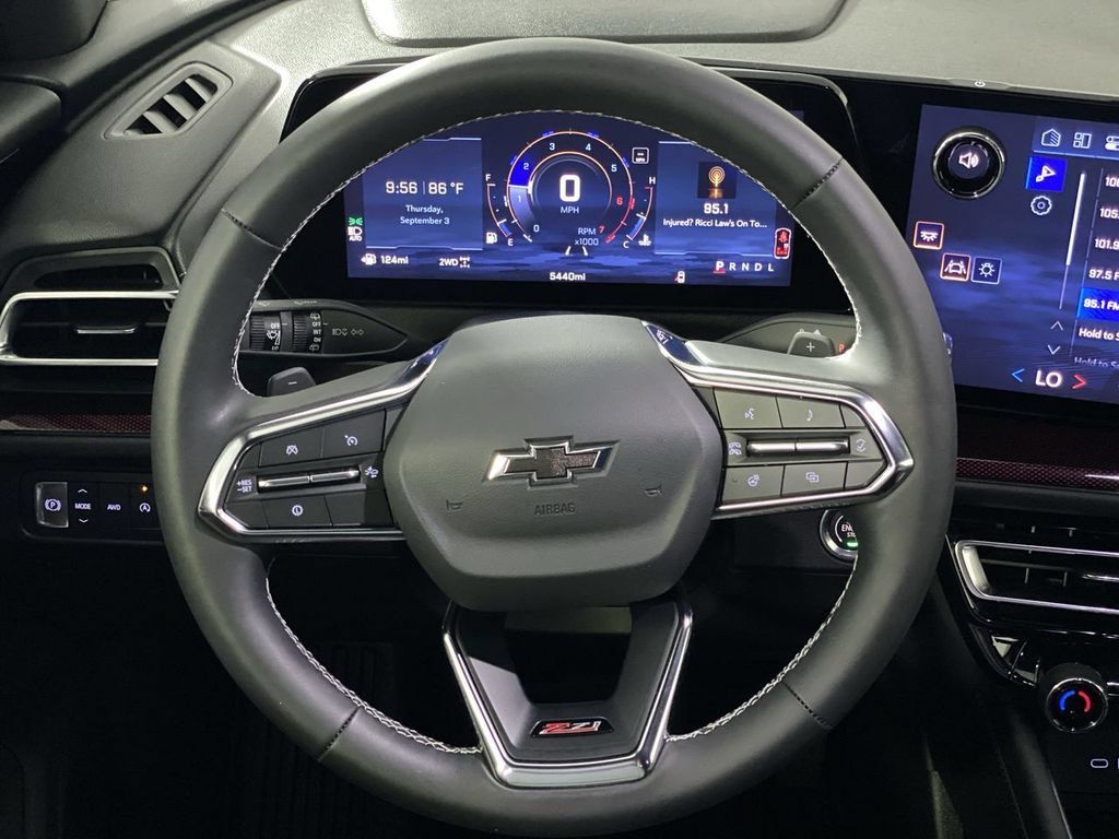 Used 2026 Chevrolet Traverse Z71 w/ Driver Confidence Package AWD/4WD image 16