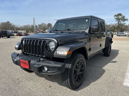 Certified 2022 Jeep Gladiator Sport AWD/4WD image 3