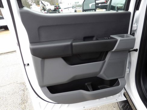 Used 2024 Ford F550 image 41