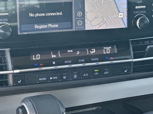 Certified 2024 Toyota Sienna XLE w/ XLE Plus Package FWD image 19
