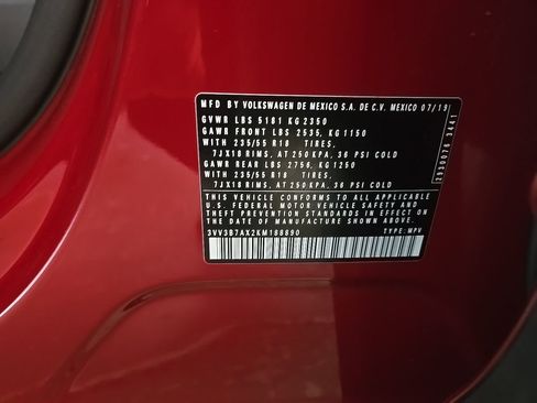 Used 2019 Volkswagen Tiguan SEL image 18