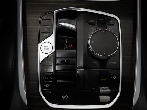 Certified 2025 BMW X5 xDrive50e image 11