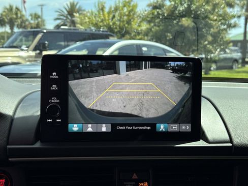 Used 2025 Honda Pilot Touring image 24