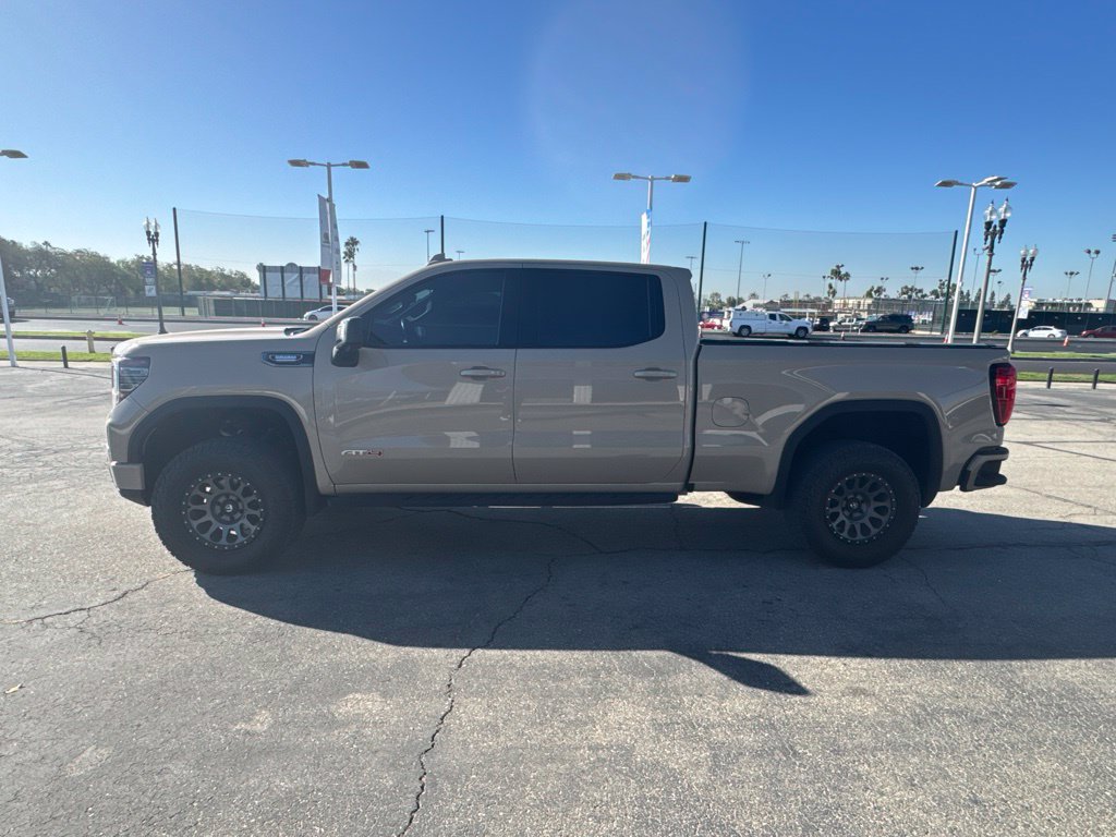 Used 2022 GMC Sierra 1500 AT4 w/ AT4 Premium Package AWD/4WD image 5