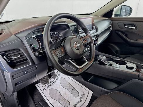 Used 2022 Nissan Rogue SV AWD/4WD image 9