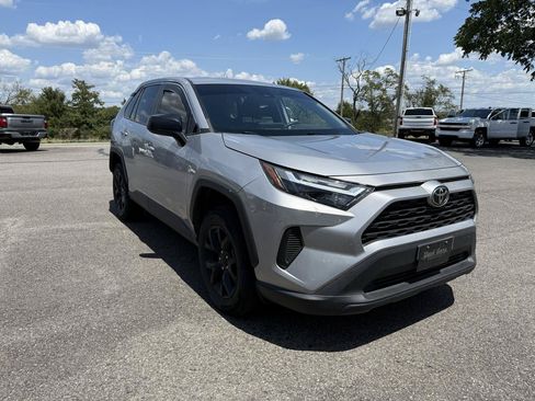 Used 2024 Toyota RAV4 LE FWD image 5