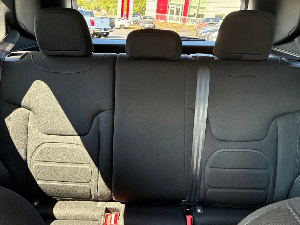 Used 2020 Jeep Renegade Latitude AWD/4WD image 21