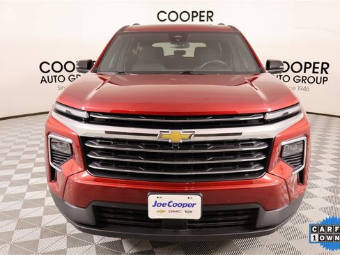 Used 2025 Chevrolet Traverse LT w/ Driver Confidence Package image 10