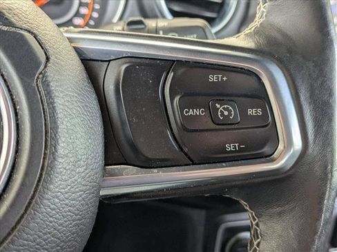 Used 2019 Jeep Wrangler Unlimited Sahara AWD/4WD image 7