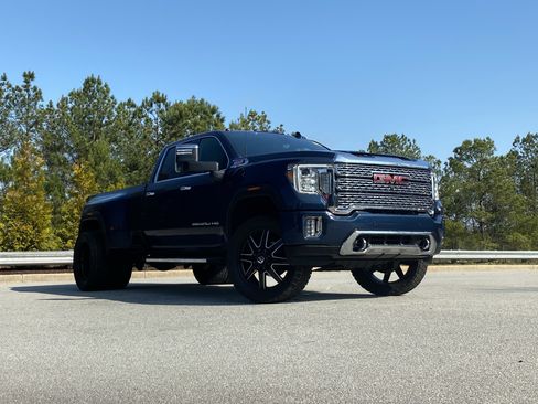 Used 2021 GMC Sierra 3500 Denali w/ Denali Ultimate Package image 2