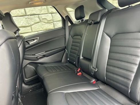Used 2024 Ford Edge SEL w/ Convenience Package image 9