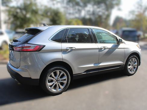 Used 2024 Ford Edge Titanium image 13