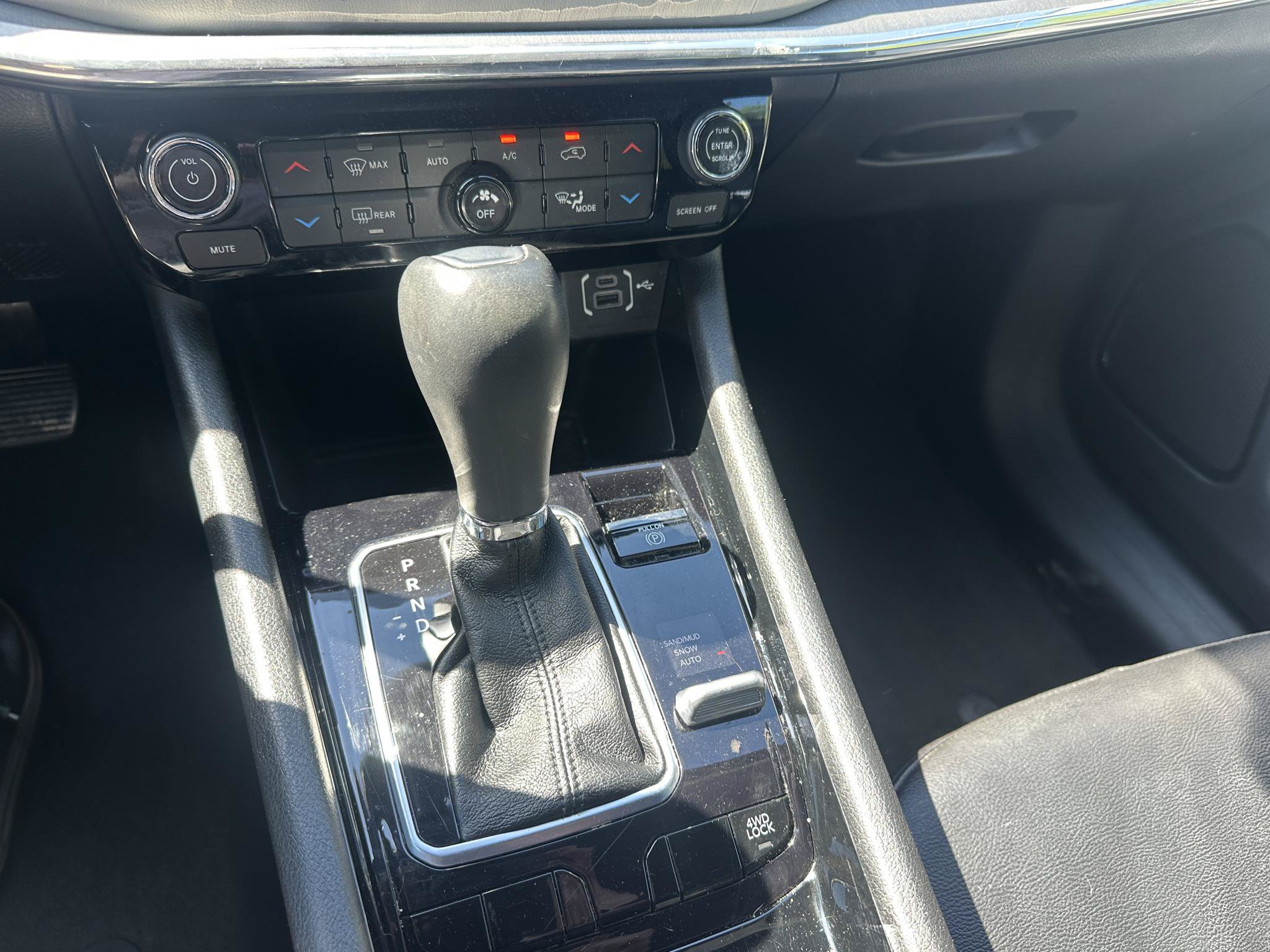 Used 2024 Jeep Compass Limited AWD/4WD image 23