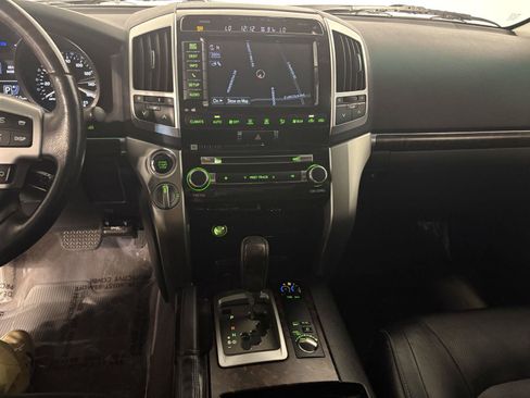 Used 2015 Toyota Land Cruiser AWD/4WD image 19
